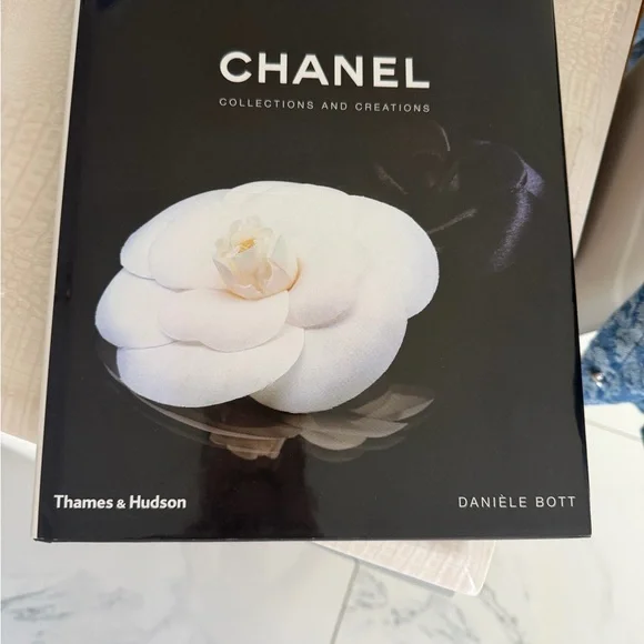 Chanel Collections and Creations Book - Black Cover - Picture 5 of 6